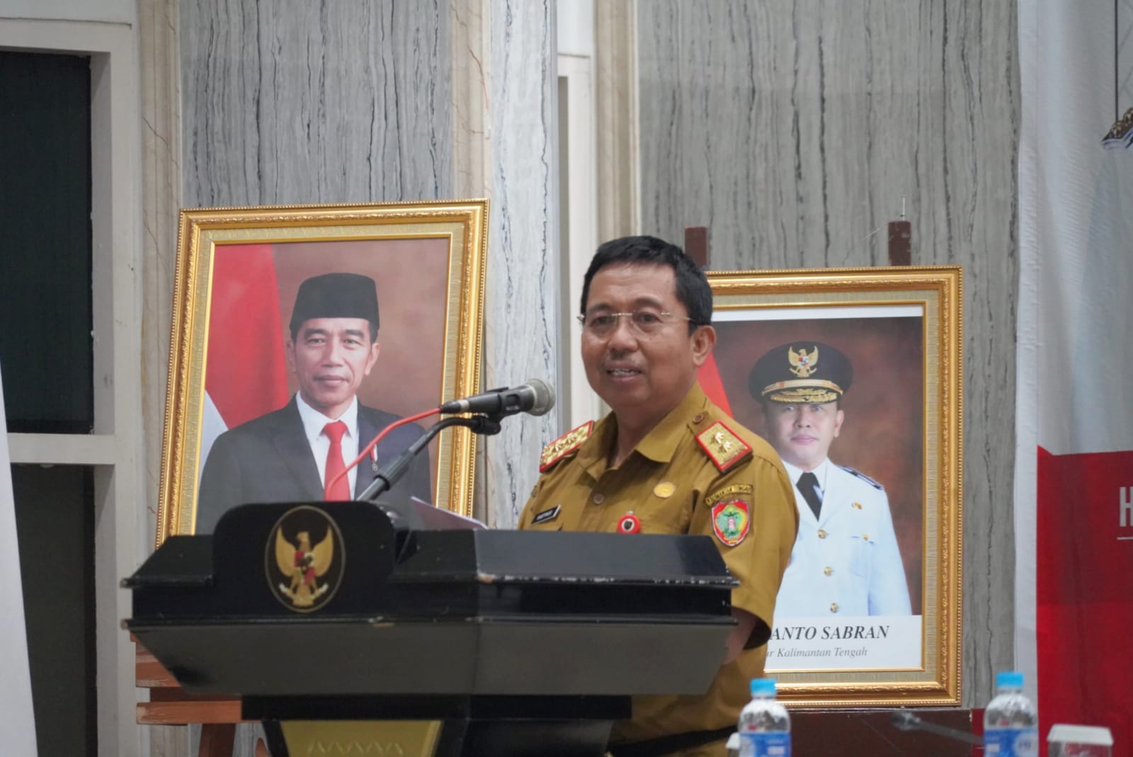 Asisten Ekbang Setda Prov. Kalteng Buka Acara Pelaksanaan Konsultasi Publik Rancangan Awal RKPD Prov. Kalteng Tahun 2024