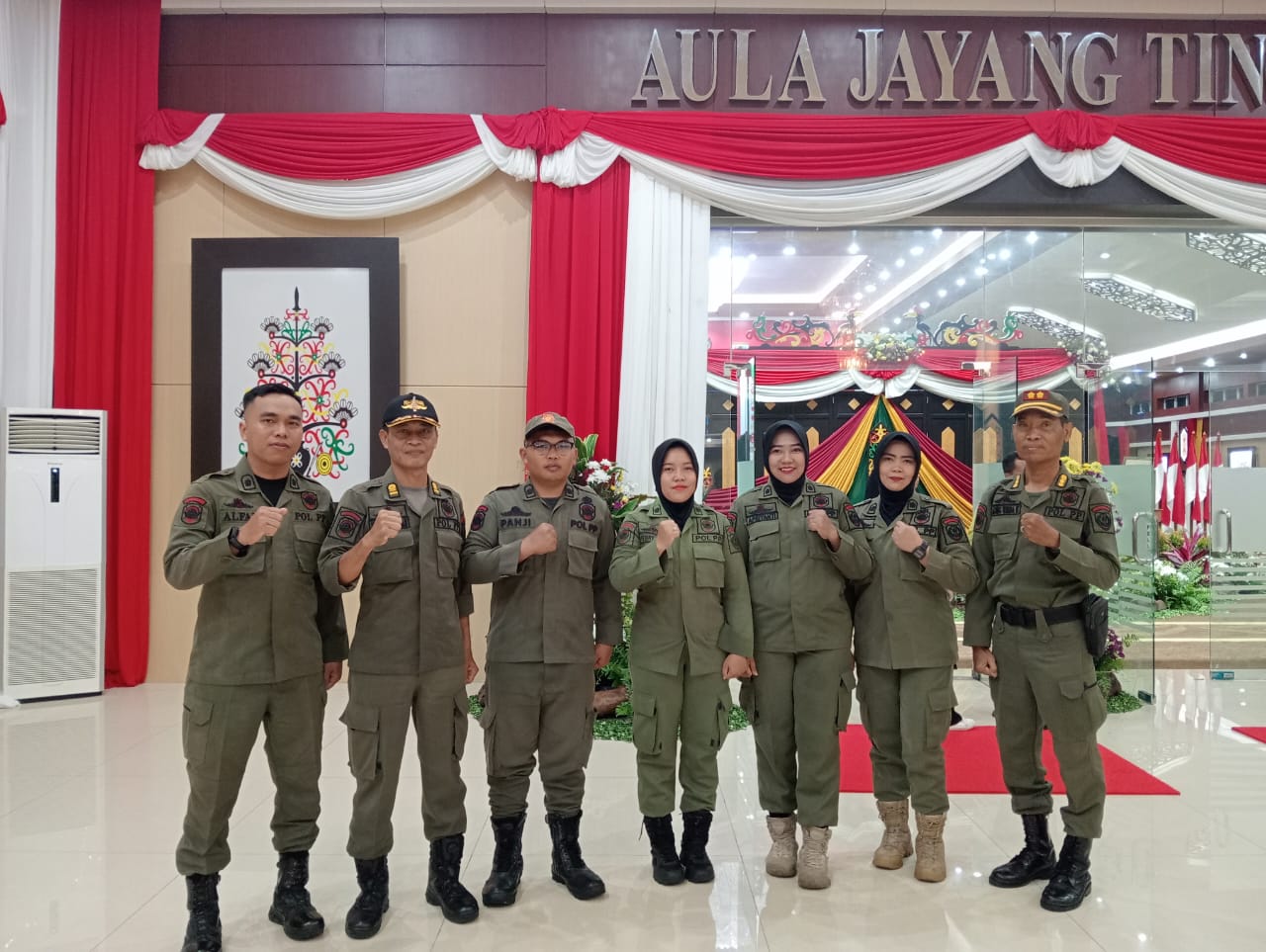 Satpol PP Prov. Kalteng Menjaga Keamanan dan Menciptakan Suasana yang Kondusif Saat Sertijab dan Ramah Tamah Gubernur Kalteng