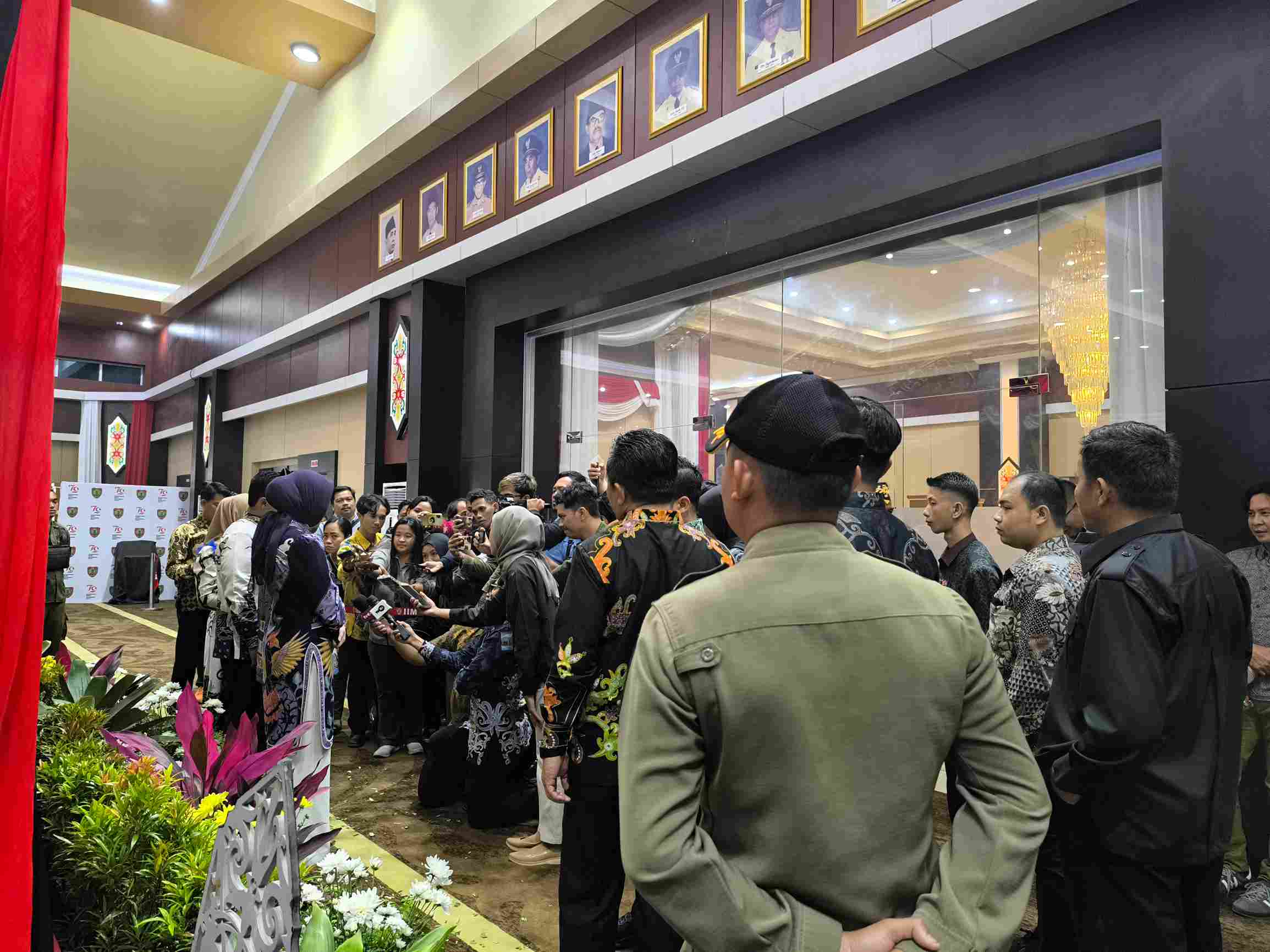 Satpol PP Prov. Kalteng Menjaga Keamanan dan Menciptakan Suasana yang Kondusif Saat Sertijab dan Ramah Tamah Gubernur Kalteng