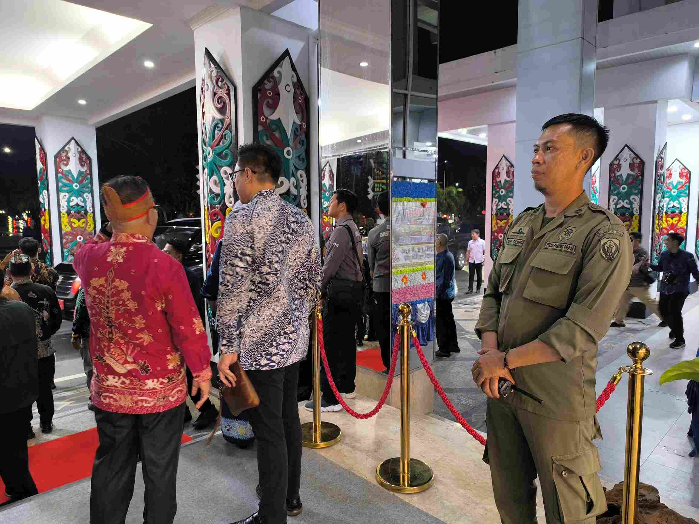 Satpol PP Prov. Kalteng Menjaga Keamanan dan Menciptakan Suasana yang Kondusif Saat Sertijab dan Ramah Tamah Gubernur Kalteng