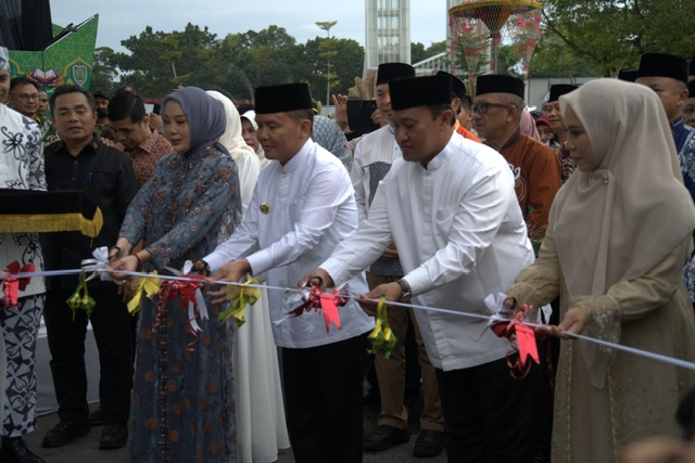 Gubernur Kalteng Agustiar Sabran dan Wagub Edy Pratowo Buka Secara Resmi National Halal Fair 2025