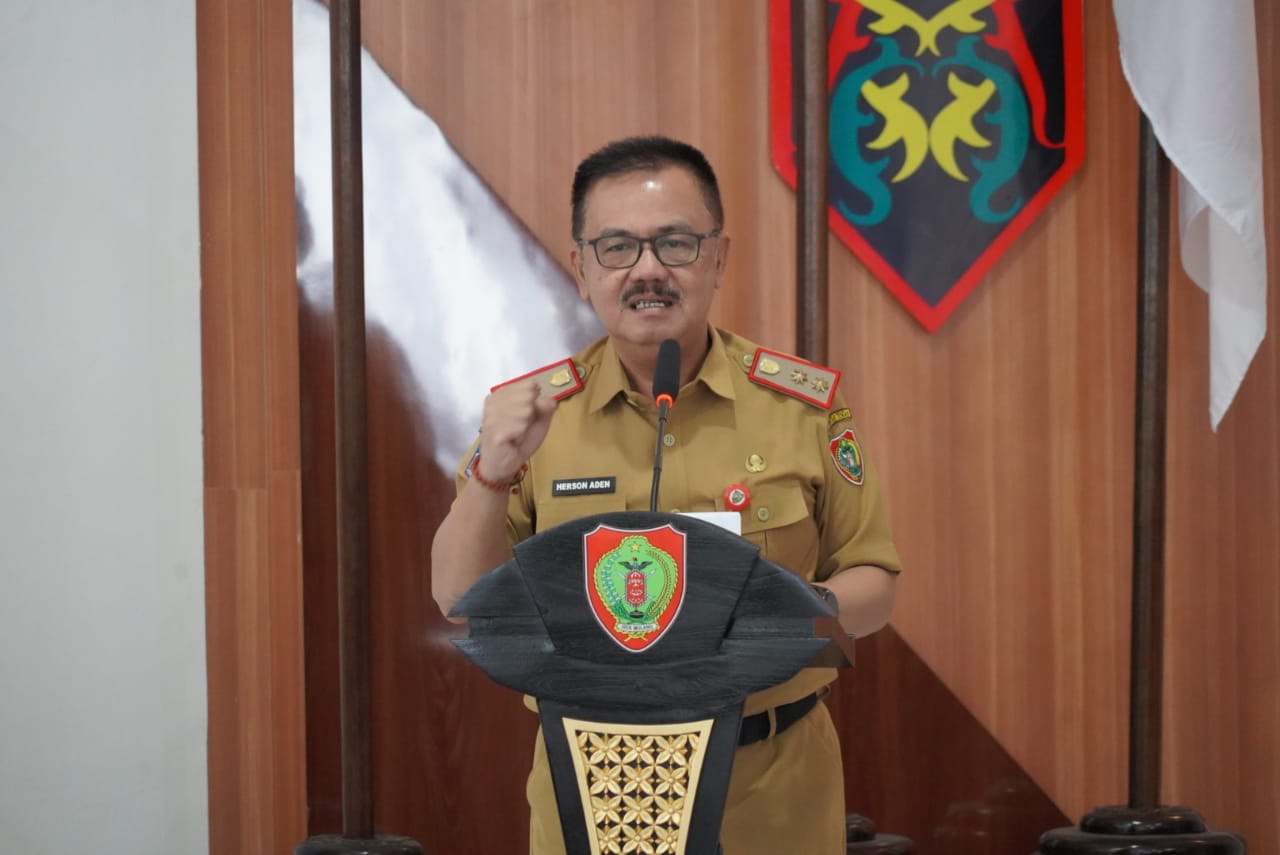 Plh Asisten Pemerintahan dan Kesra Herson B Aden Buka Sosialisasi Penyusunan Analisis Jabatan dan Analisis Beban Kerja di Lingkup Kesbangpol se-Kalteng