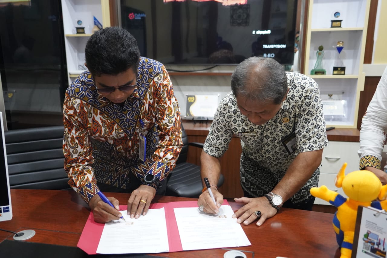 Kepala Diskominfosantik Prov. Kalteng Agus Siswadi Terima Audiensi dari Rektor Institut Agama Hindu Negeri Tampung Penyang