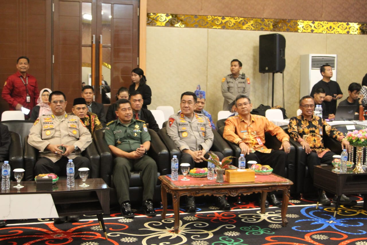 Plh. Sahli Bidang Pemerintahan, Hukum dan Politik Hadiri Wisuda Universitas Terbuka