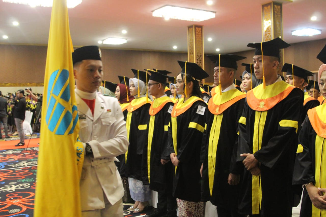 Plh. Sahli Bidang Pemerintahan, Hukum dan Politik Hadiri Wisuda Universitas Terbuka