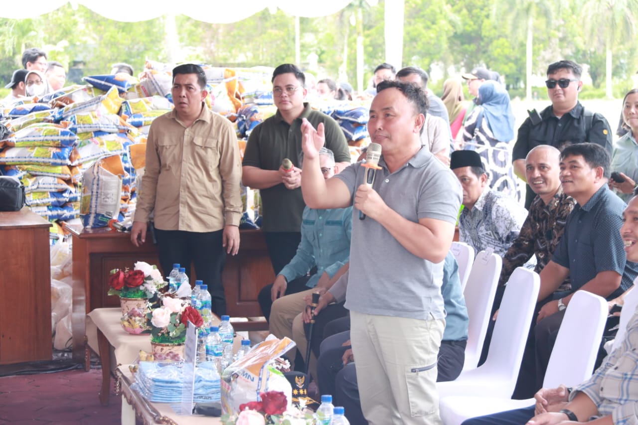 Gubernur Kalteng Sugianto Sabran Buka Pasar Murah untuk ASN, Tenaga Kontrak, Ojek, dan Masyarakat di Kabupaten Lamandau