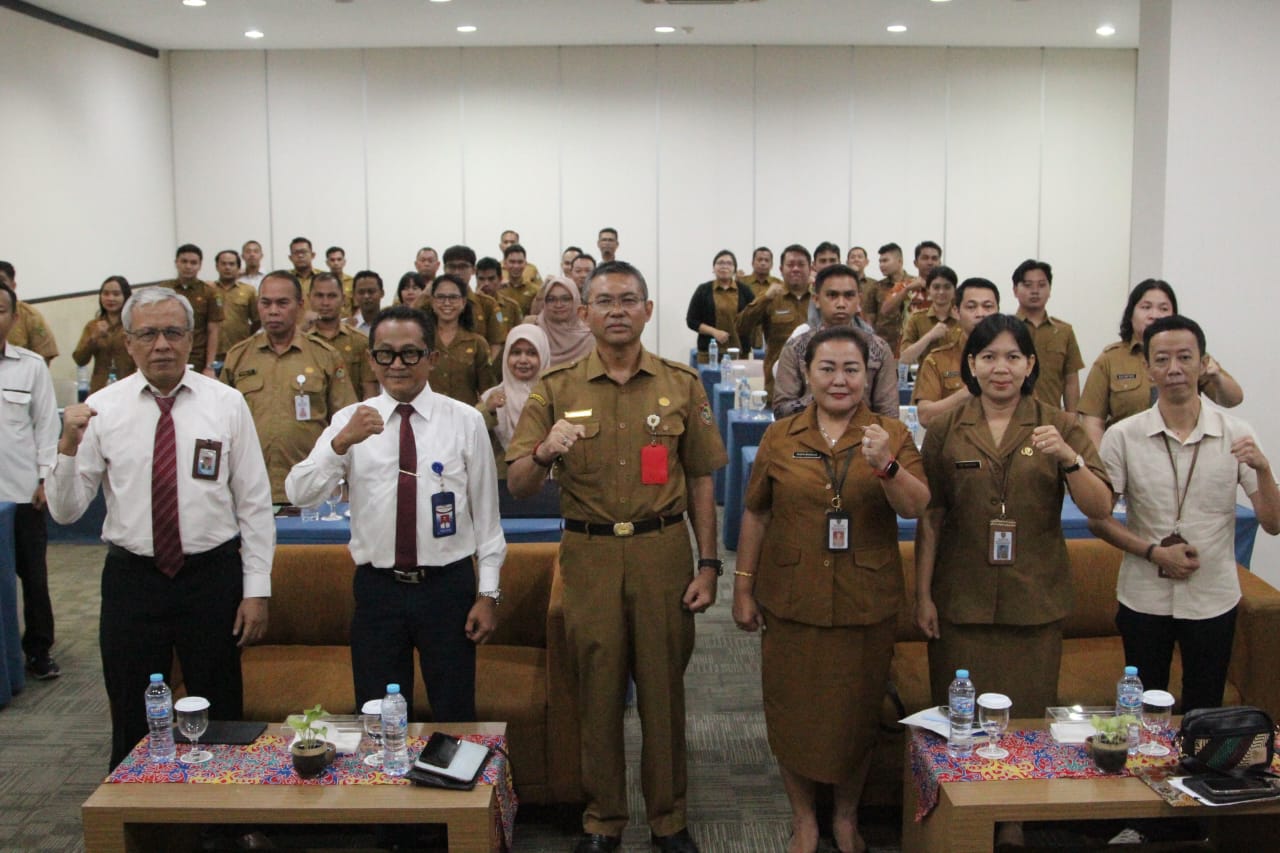 Plh Sahli Pemkumpol Ahmad Husain Buka Rapat Asistensi dan Supervisi LPPD Kabupaten/Kota Regional Kalteng