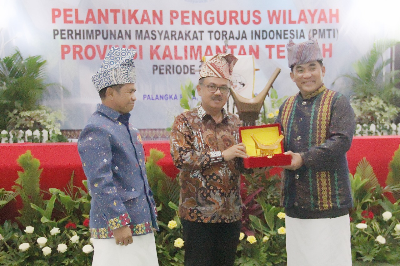 Pelantikan PW PMTI Kalteng Masa Bakti 2022-2027 Di Gedung Palampang Tarung