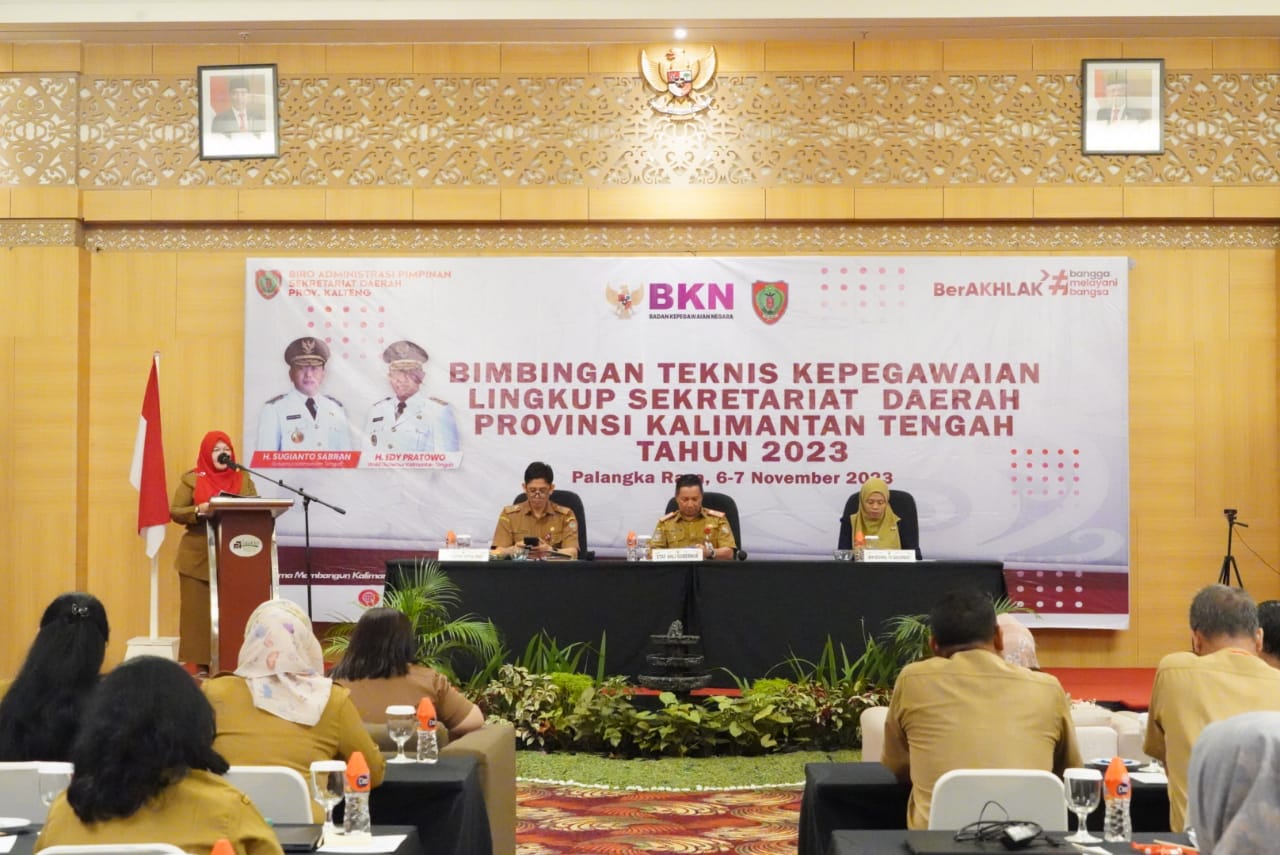 Sahli Suhaemi Buka Bimtek Administrasi Kepegawaian