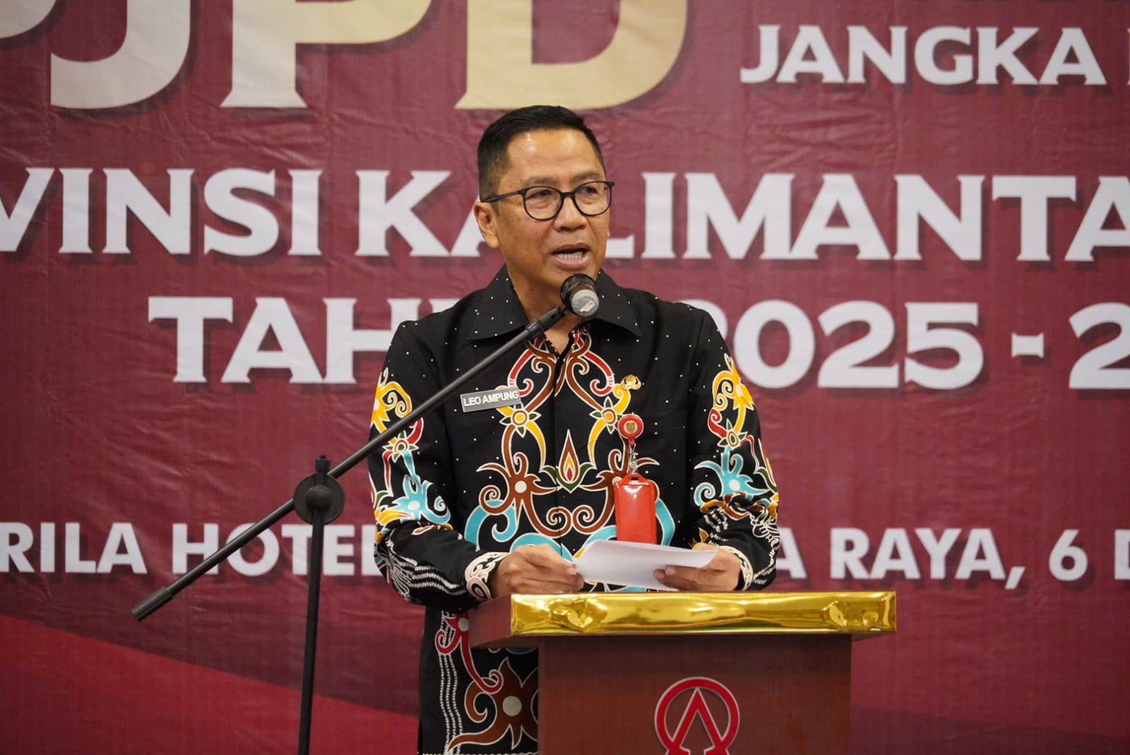 Asisten Ekbang Sri Widanarni Buka Sosialisasi RPJPD Provinsi Kalteng Tahun 2025-2045