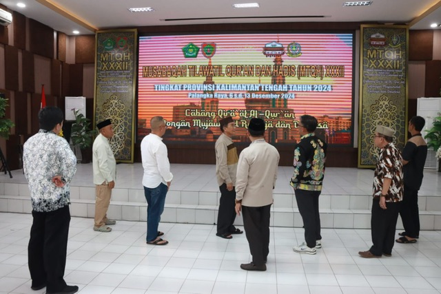 Ketua Umum Panitia MTQH XXXII Tingkat Prov. Kalteng KH. Khairil Anwar Berserta Rombongan Tinjau Sejumlah Venue Pelaksanaan MTQH