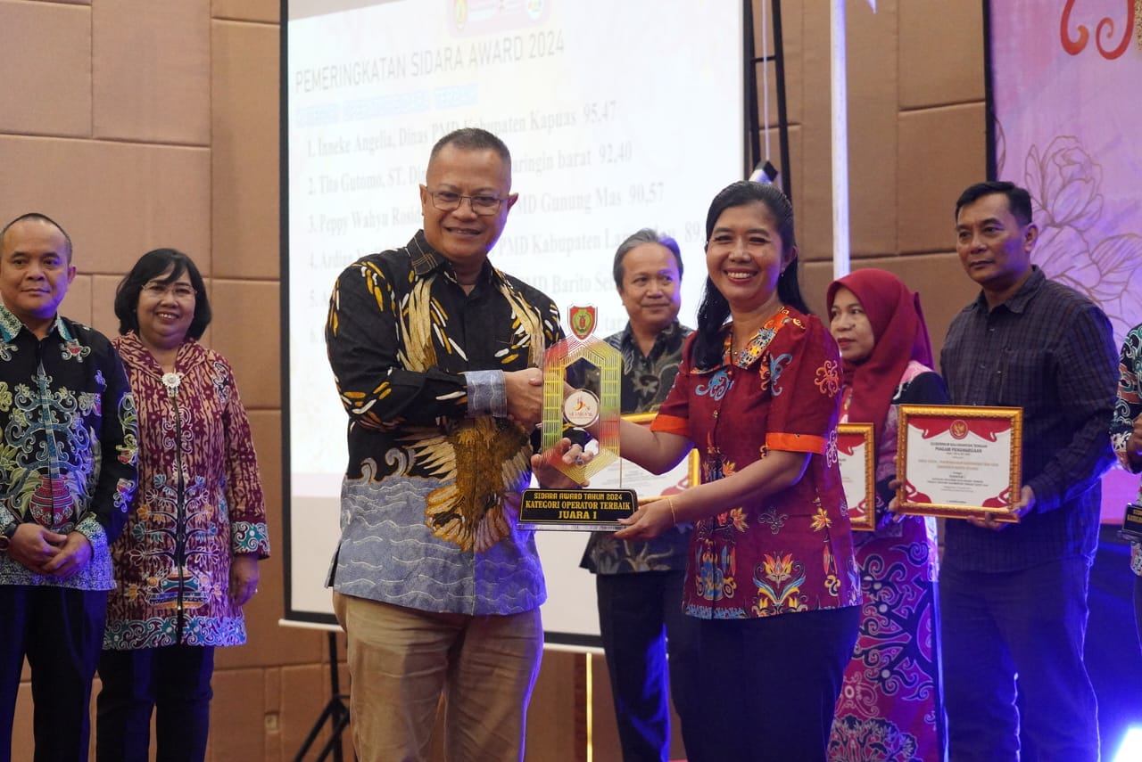 Kepala Dinas PMD Prov. Kalteng Aryawan Hadiri Malam Penganugerahan SIDARA Award