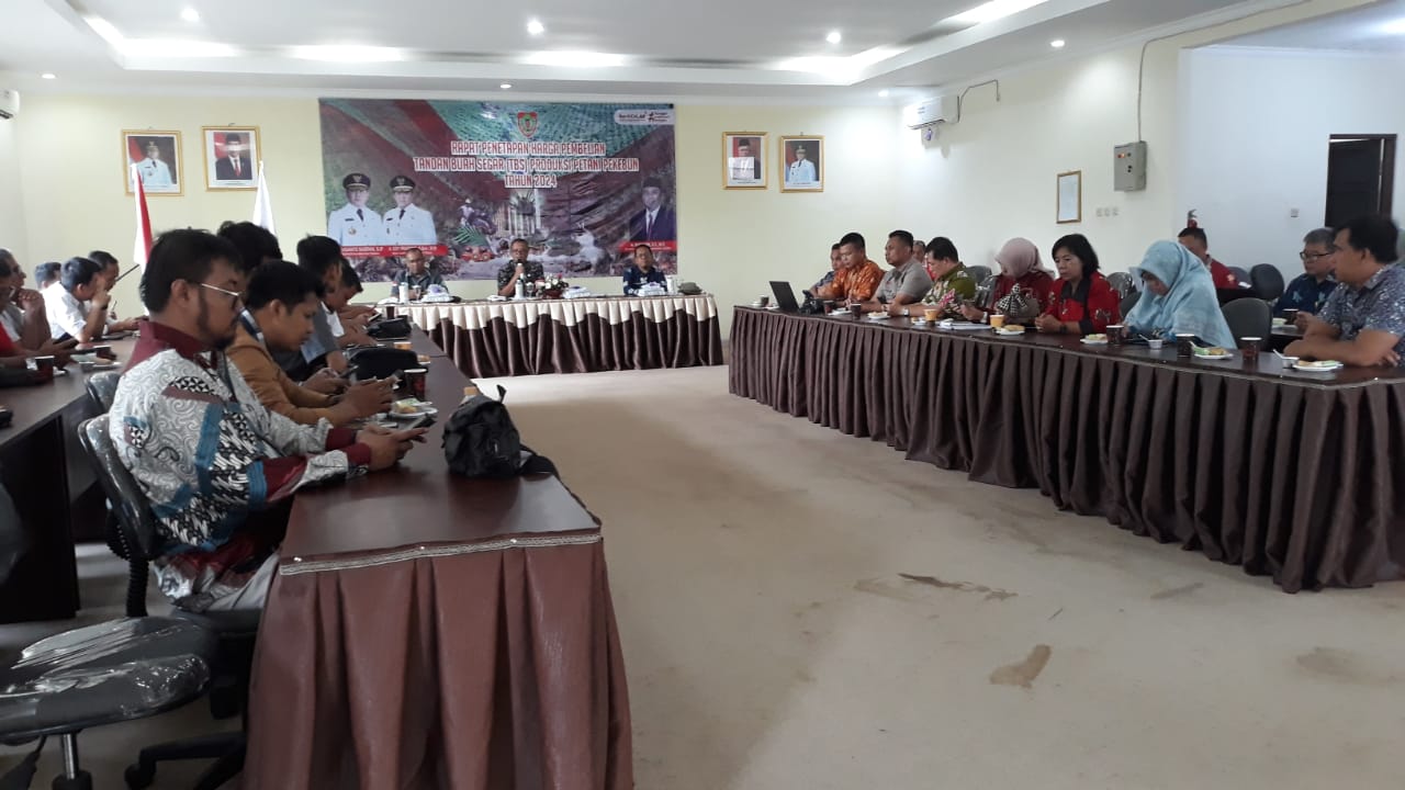 Disbun Prov. Kalteng Gelar Rapat Penetapan Harga TBS Kalteng Periode Bulan Desember 2023