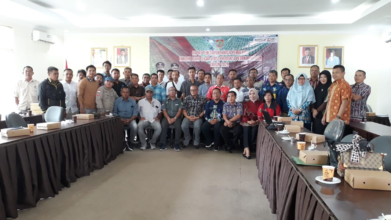 Disbun Prov. Kalteng Gelar Rapat Penetapan Harga TBS Kalteng Periode Bulan Desember 2023