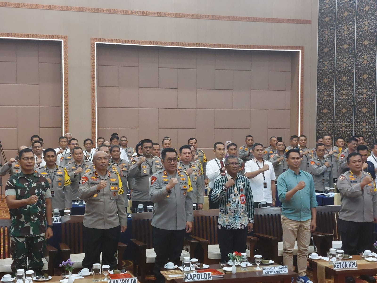 Kaban Kesbangpol Prov. Kalteng Katma F. Dirun Sampaikan Materi Tentang Potensi Konflik Sosial 2024 di Provinsi Kalteng