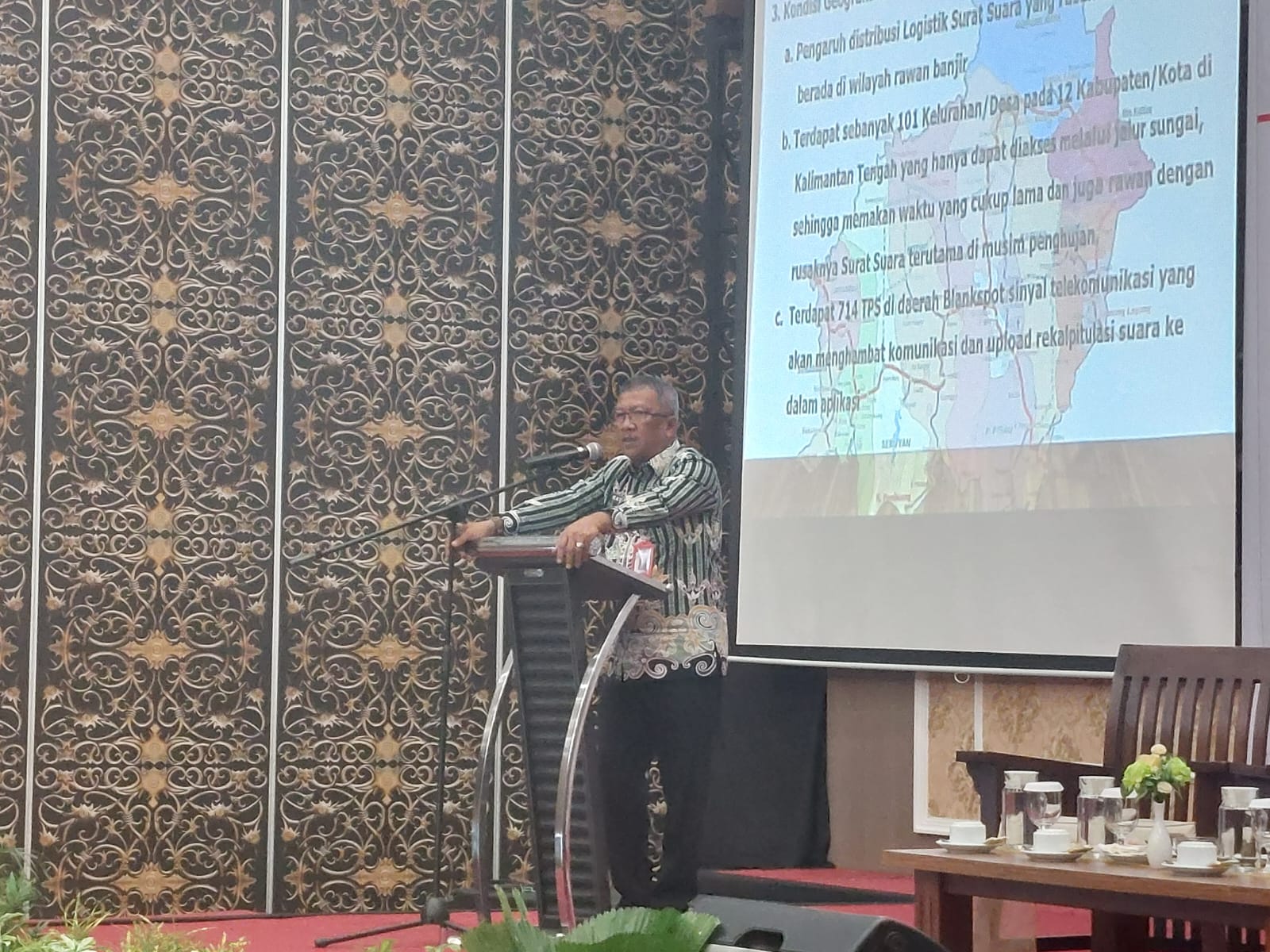 Kaban Kesbangpol Prov. Kalteng Katma F. Dirun Sampaikan Materi Tentang Potensi Konflik Sosial 2024 di Provinsi Kalteng