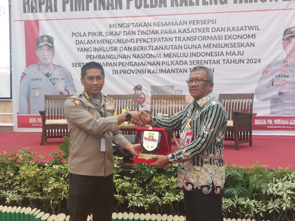 Kaban Kesbangpol Prov. Kalteng Katma F. Dirun Sampaikan Materi Tentang Potensi Konflik Sosial 2024 di Provinsi Kalteng