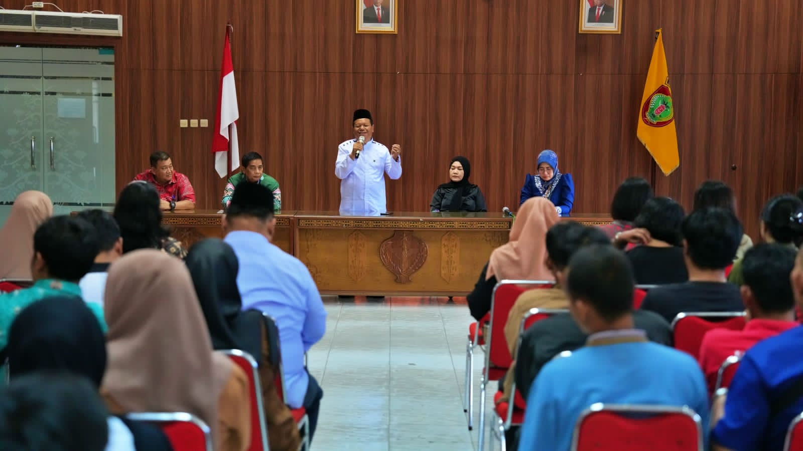 Sekretariat DPRD Bagikan Tali Asih Kepada Pegawai Non ASN