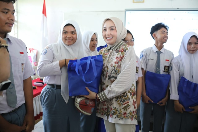 Gubernur Kalteng Agustiar Sabran Beri Pesan dan Motivasi Kepada Para Siswa dan Siswi SMA Negeri 1 Kuala Kapuas