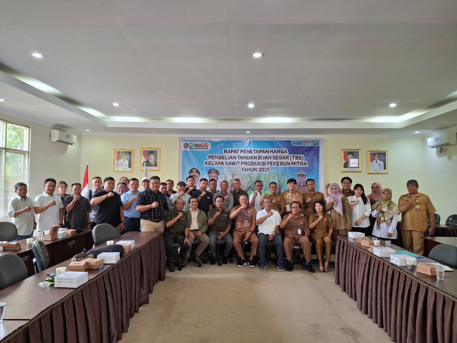 Pemprov Kalteng Gelar Rapat Penetapan Harga Pembelian TBS Kelapa Sawit Produksi Pekebun untuk Periode II Bulan April 2025