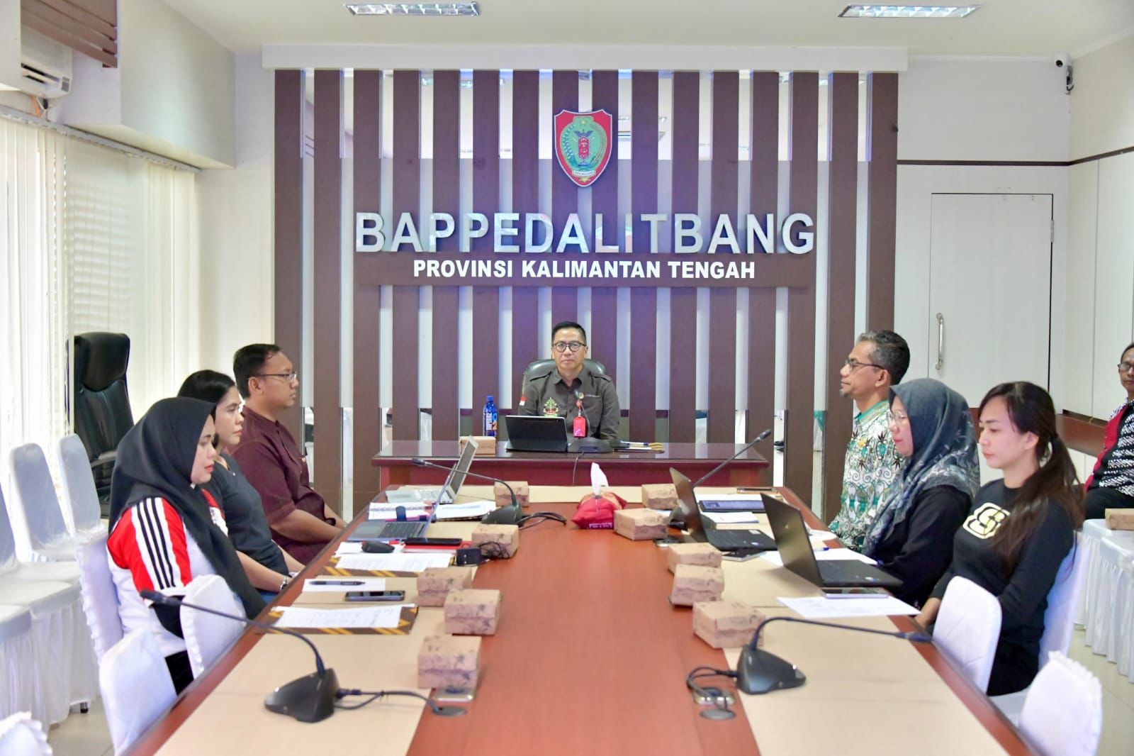 Kepala Bappedalitbang Prov. Kalteng Leonard S. Ampung Buka Exit Meeting Evaluasi Akselerasi Penurunan Stunting Prov. Kalteng Tahun 2024