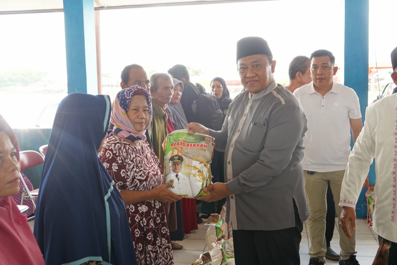 Gubernur Kalteng Sugianto Sabran Buka Pasar Murah di Pelabuhan Rambang Kelurahan Pahandut