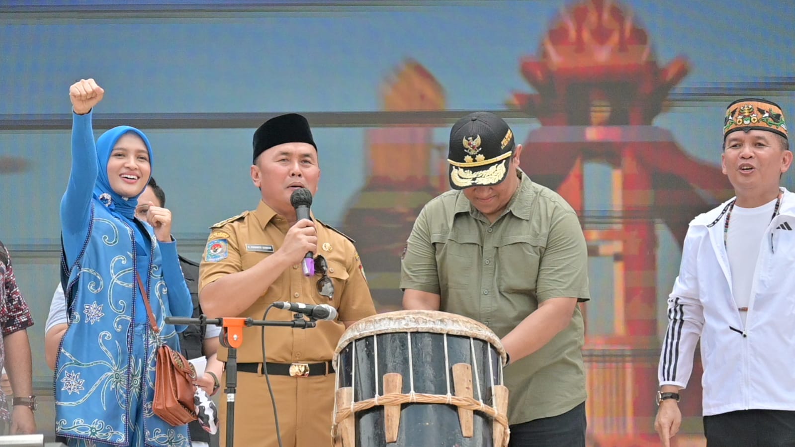 Gubernur Kalteng Sugianto Sabran Buka Gebyar UMKM Wilayah Barat