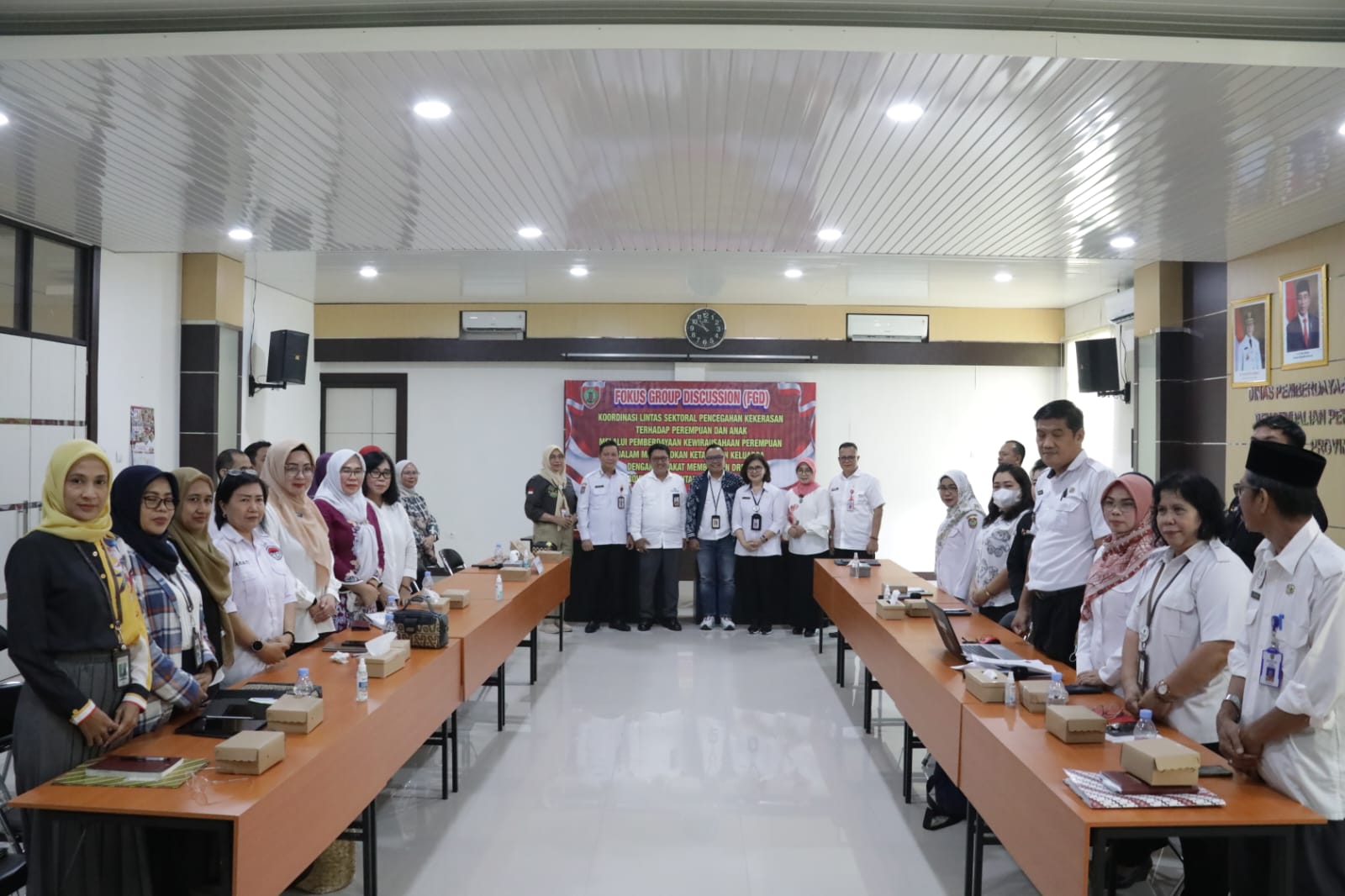 Sahli Suhaemi Buka FGD Pemberdayaan Kewirausahaan Perempuan Dalam Mewujudkan Ketahanan Keluarga