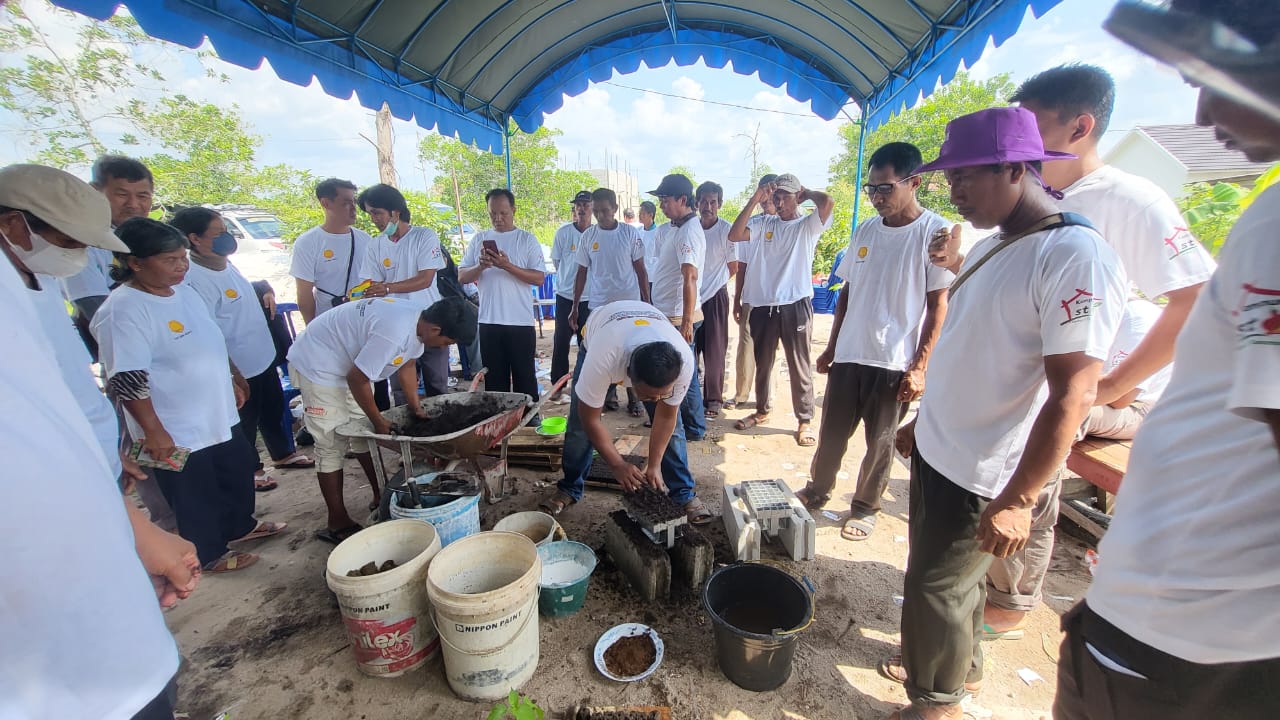 Kadis TPHP Prov Kalteng Buka Bimtek Pengembangan Aneka Sayuran Dengan Teknologi Soilblock