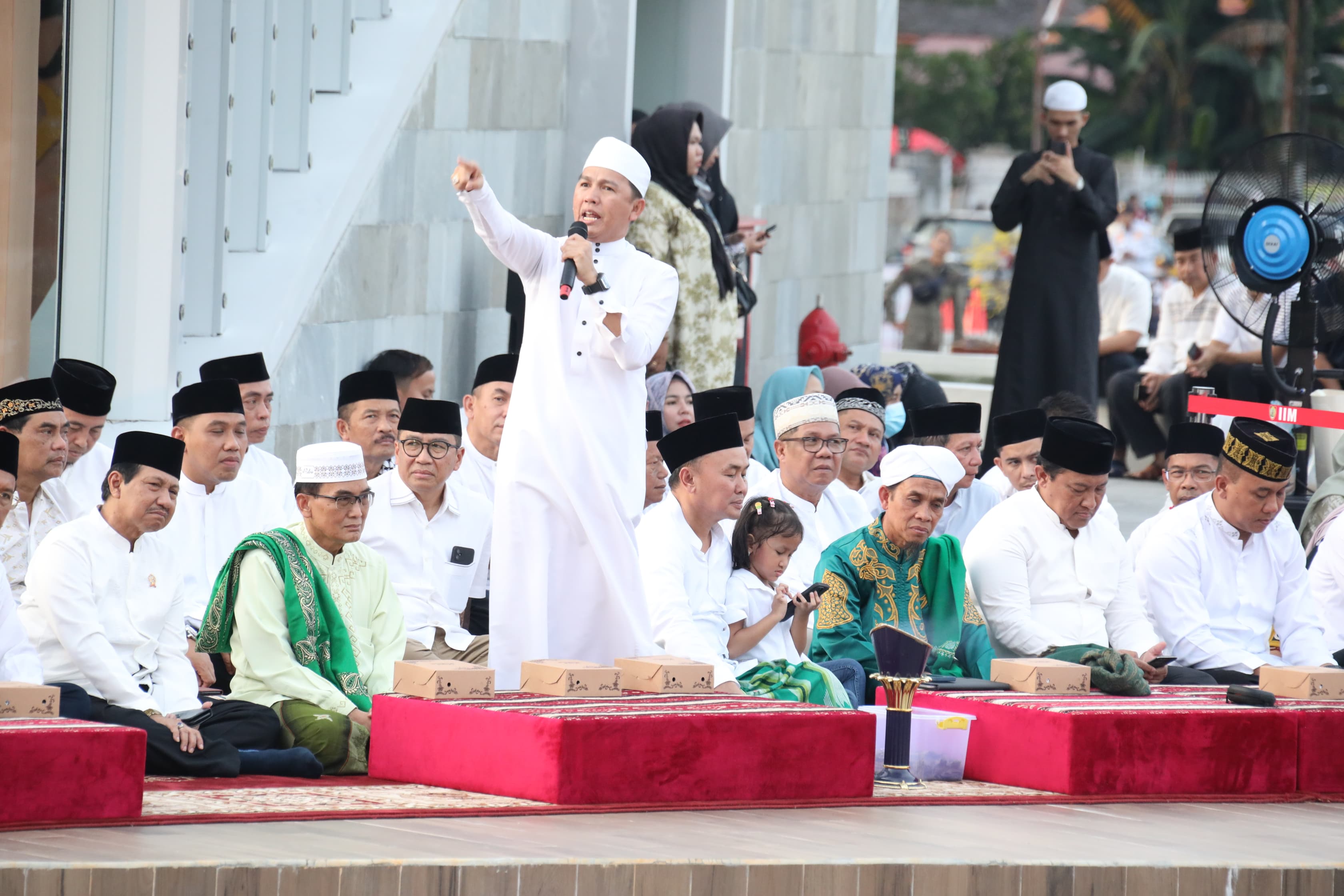 Gubernur Kalteng Sugianto Sabran Gelar Acara Buka Puasa Bersama di Bundaran Besar