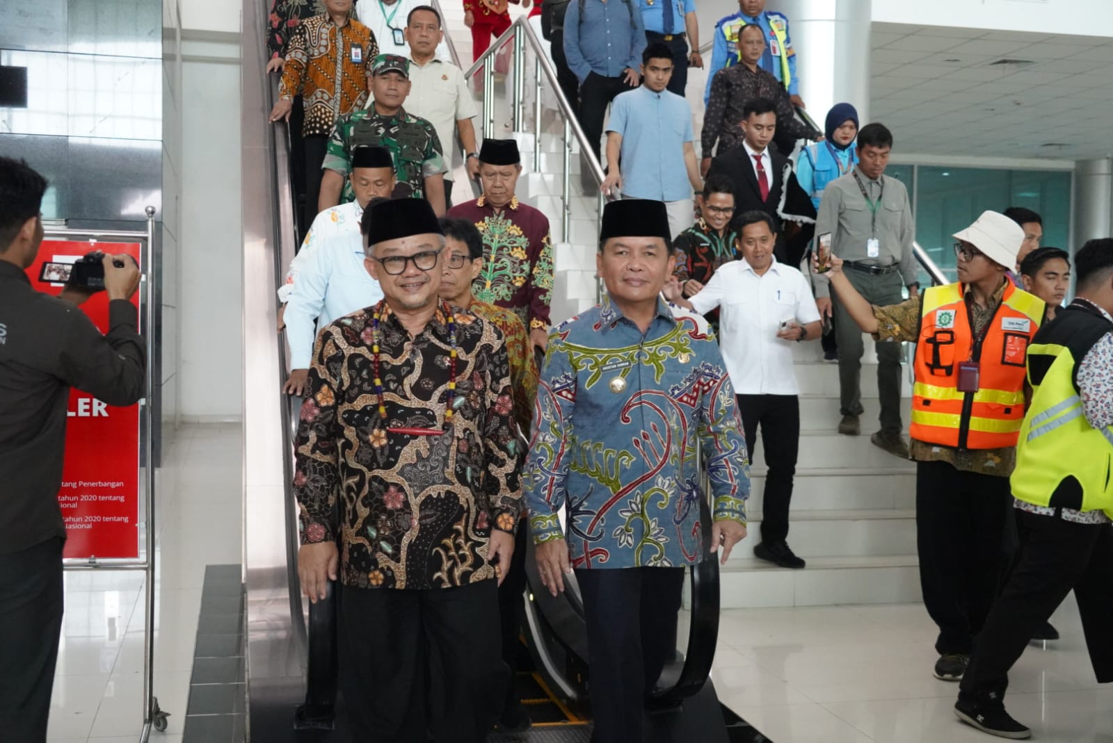 Gubernur Kalteng Agustiar Sabran Didampingi Wagub Edy Pratowo Sambut Kedatangan Menteri Pendidikan Dasar dan Menengah Abdul Muti