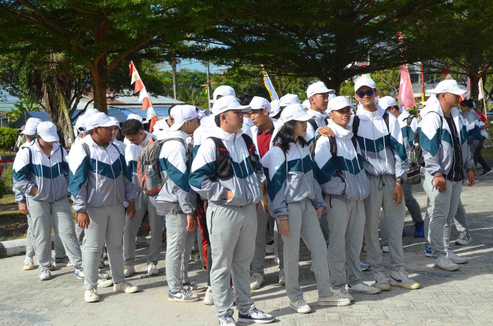 Sekretaris Dinkes Rainer Danny P Mamahit Buka Pekan Olahraga dan Seni Mahasiswa Kesehatan Poltekkes V Regional II