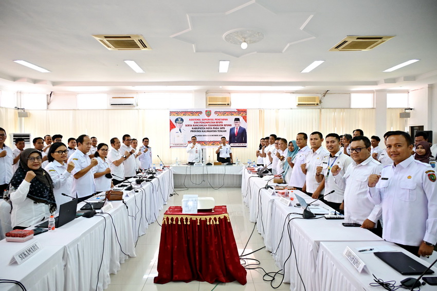 Kepala Bappedalitbang Leonard S. Ampung Buka Asistensi, Supervisi Penetapan dan Penginputan RPJPD serta Rancangan Teknokratik RPJMD Kabupaten/Kota pada SIPD