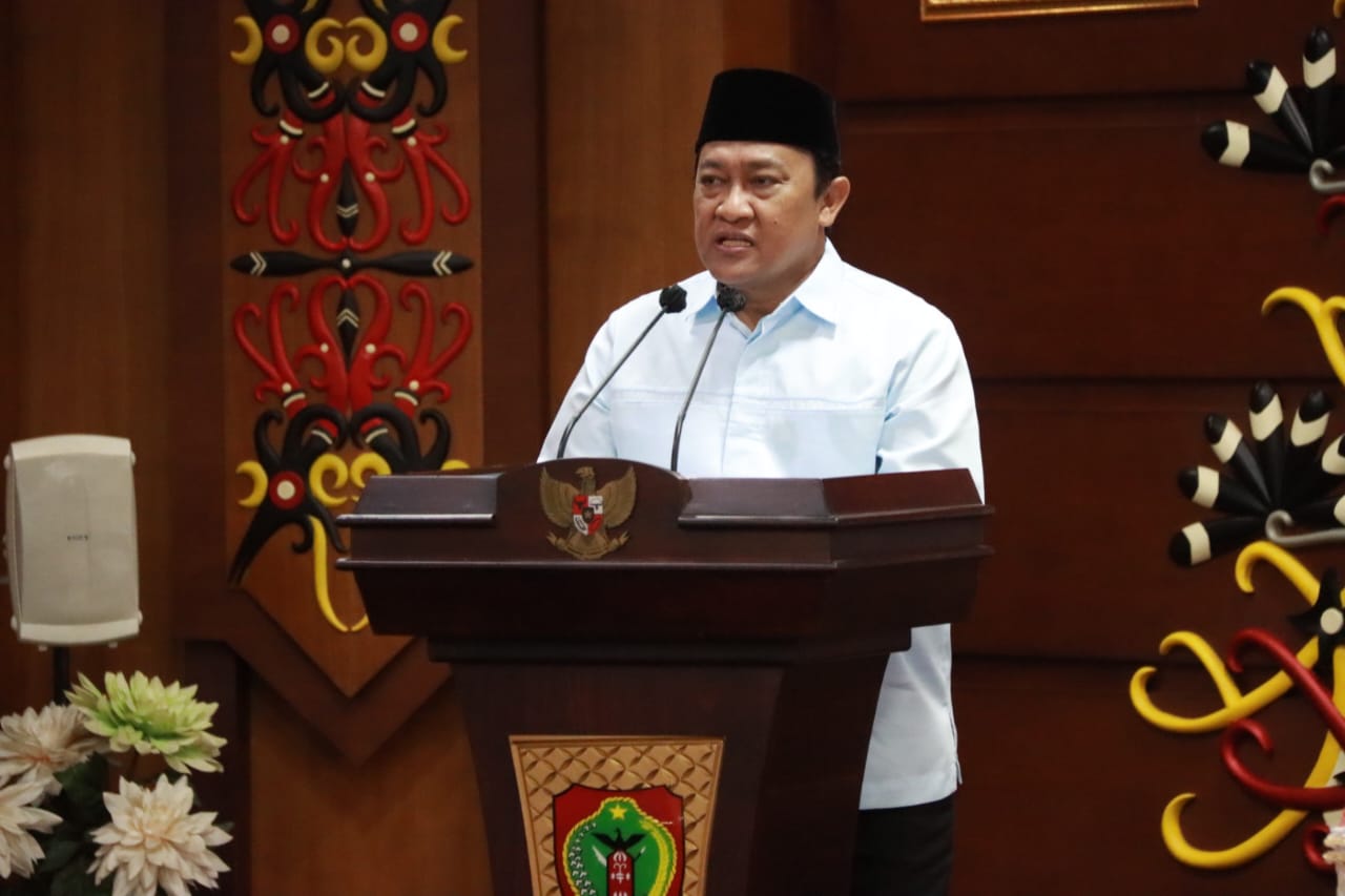 Wagub Kalteng Edy Pratowo Lantik Dewan Hakim dan Panitera MTQH XXXII