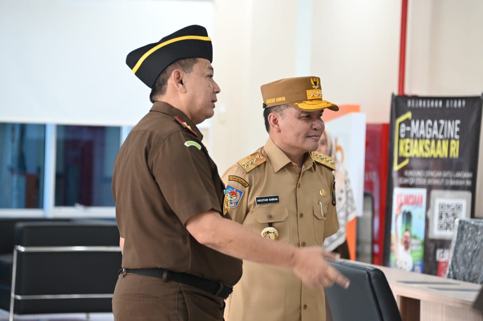 Gubernur Kalteng Agustiar Sabran Bersama Wagub Kalteng Edy Pratowo Kunjungan ke Kejaksaan Tinggi Kalteng dan Korem 102/Pjg