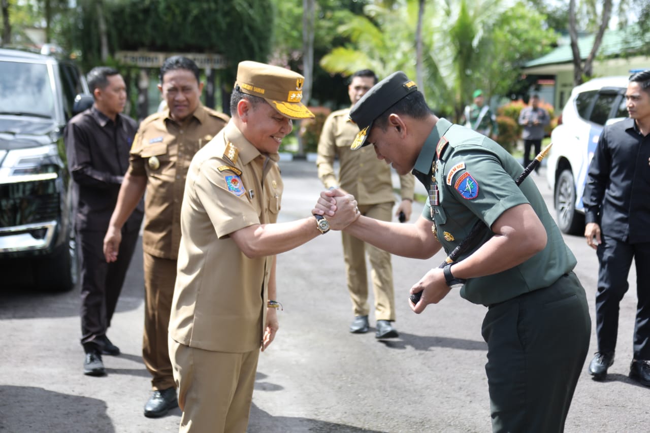 Gubernur Kalteng Agustiar Sabran Bersama Wagub Kalteng Edy Pratowo Kunjungan ke Kejaksaan Tinggi Kalteng dan Korem 102/Pjg