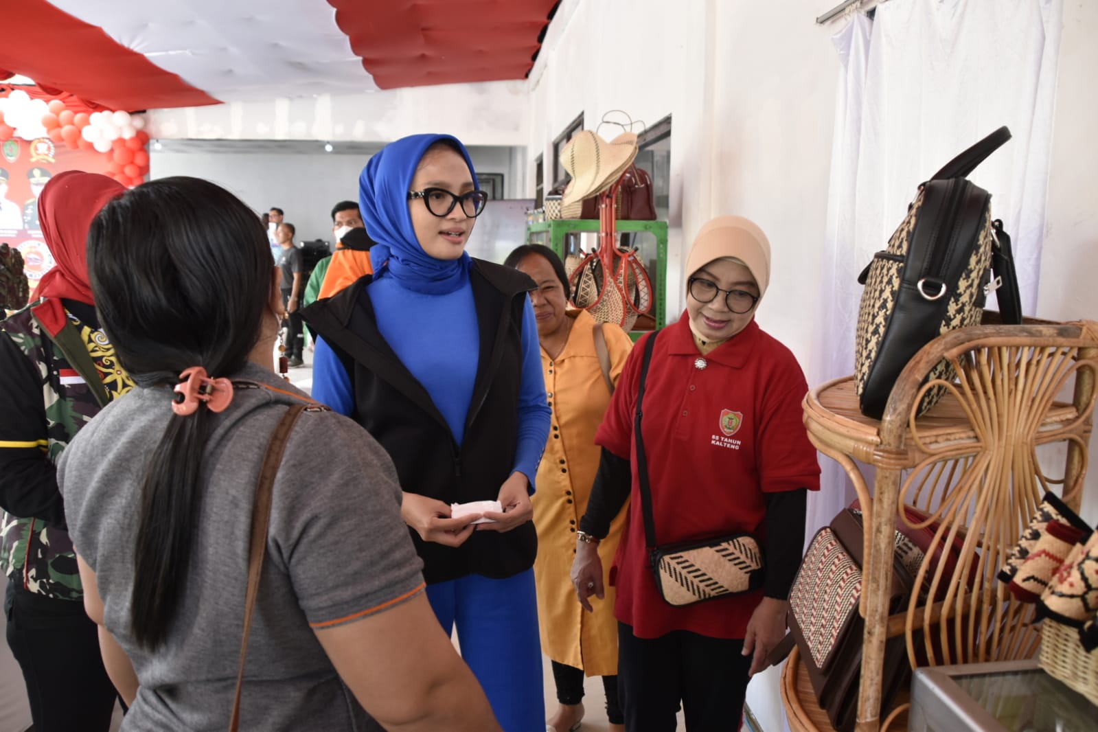 Ketua Dekranasda Kalteng Ivo Sugianto Sabran Launching Talawang Mart Warung Berkah