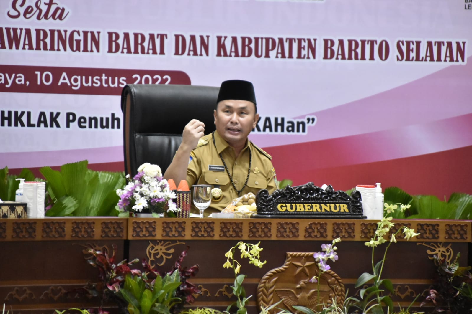 Ketua Kwartir Daerah Gerakan Pramuka Kalteng Ivo Sugianto Sabran Lepas Kontingen Untuk Ikuti Jambore Nasional XI Tahun 2022