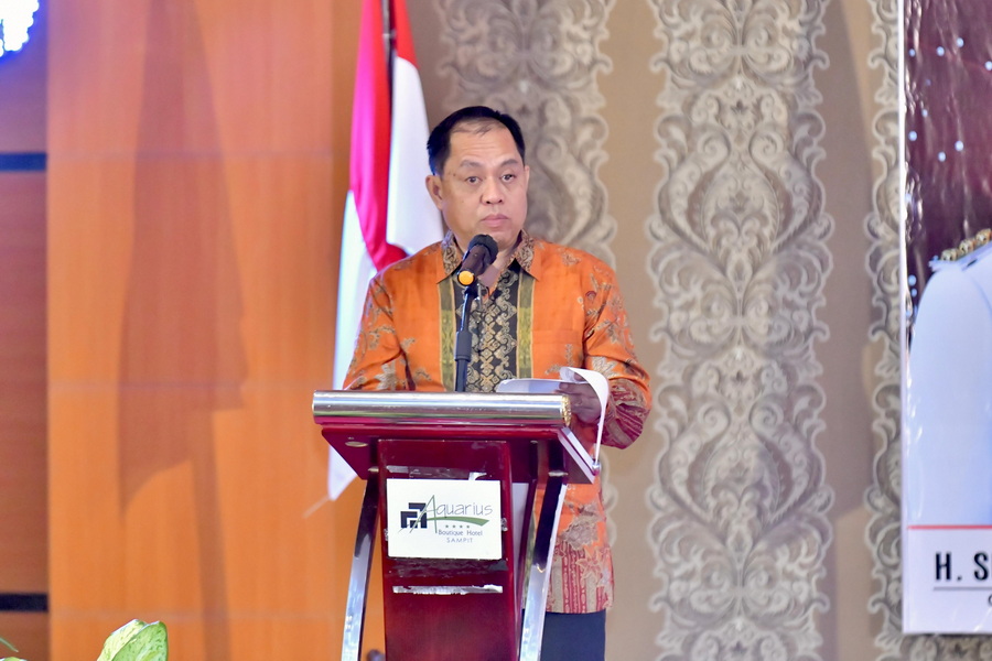 Kepala Bappedalitbang Leonard S. Ampung Buka Rapat Konsultasi Regional Produk Domestik Regional Bruto