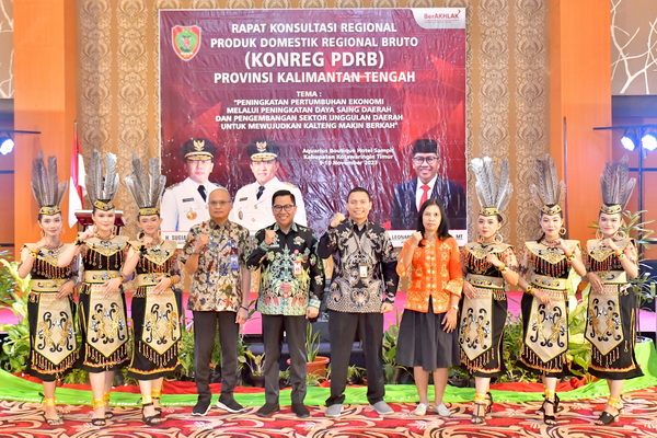 Kepala Bappedalitbang Leonard S. Ampung Buka Rapat Konsultasi Regional Produk Domestik Regional Bruto