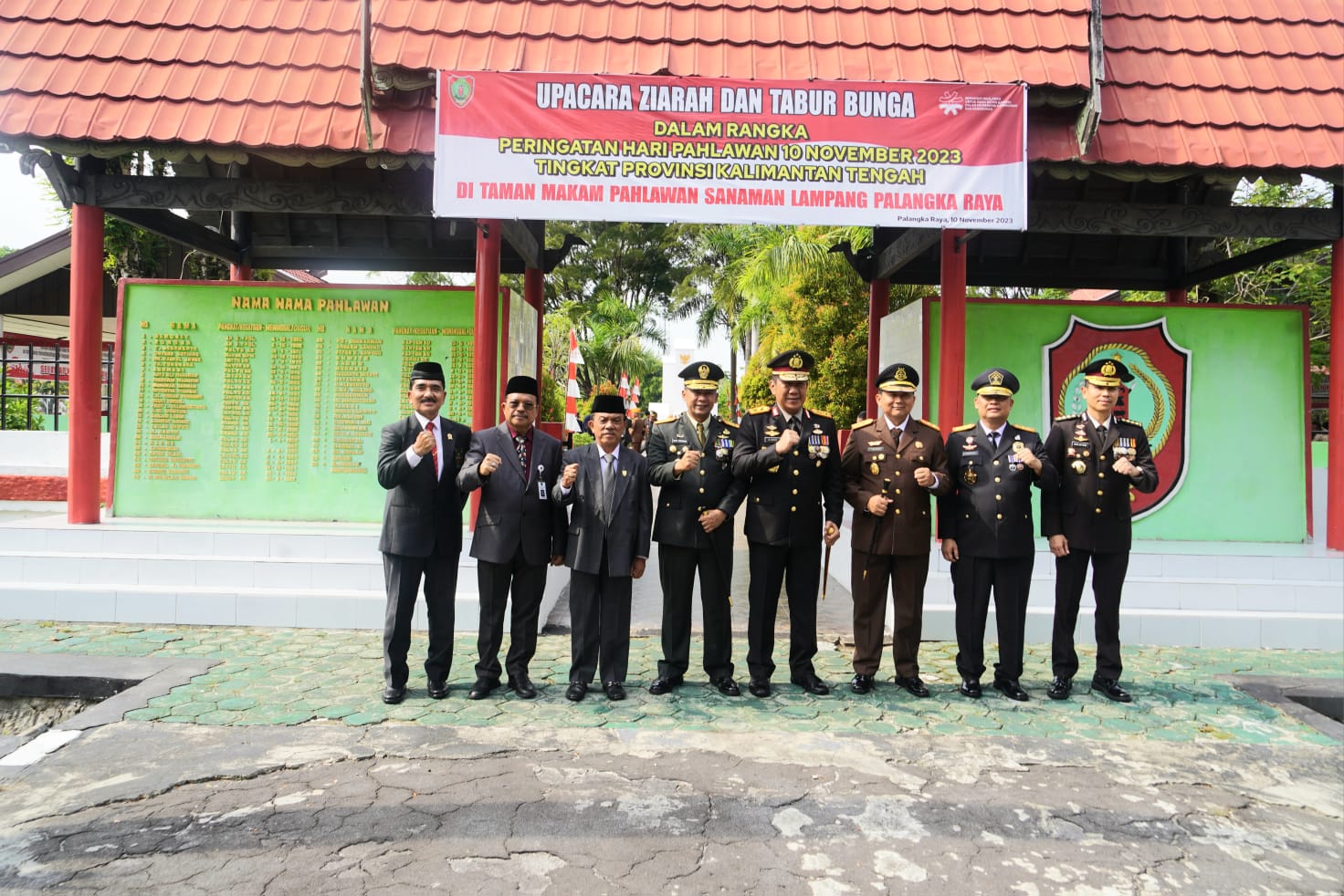 Sekda Nuryakin Ikuti Upacara Ziarah dan Tabur Bunga Memperingati Hari Pahlawan