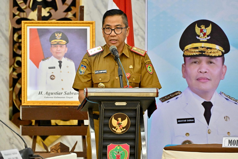 Kepala Bapperida Prov. Kalteng Leonard S. Ampung Hadiri Sosialisasi Penyusunan Formasi Jabatan Fungsional Perencana