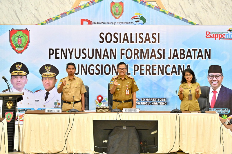 Kepala Bapperida Prov. Kalteng Leonard S. Ampung Hadiri Sosialisasi Penyusunan Formasi Jabatan Fungsional Perencana