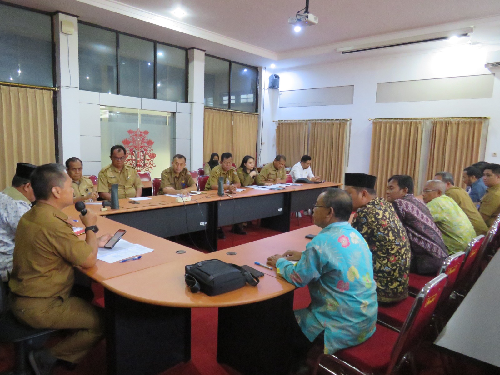 Kepala Disnakertrans Prov. Kalteng Terima Langsung Kunjungan DPRD Kabupaten Kotawaringin Barat