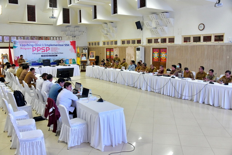 Kepala Bappedalitbang Prov. Kalteng Leonard S. Ampung Buka Coaching Clinic 1 Implementasi SSK Program PPSP