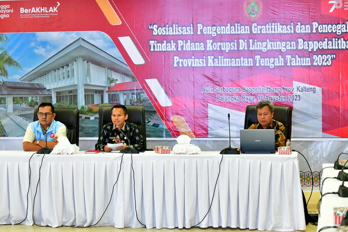 Sosialisasi Gratifikasi dan Pencegahan Tindak Pidana Korupsi di Lingkungan Bappedalitbang Provinsi Kalimantan Tengah