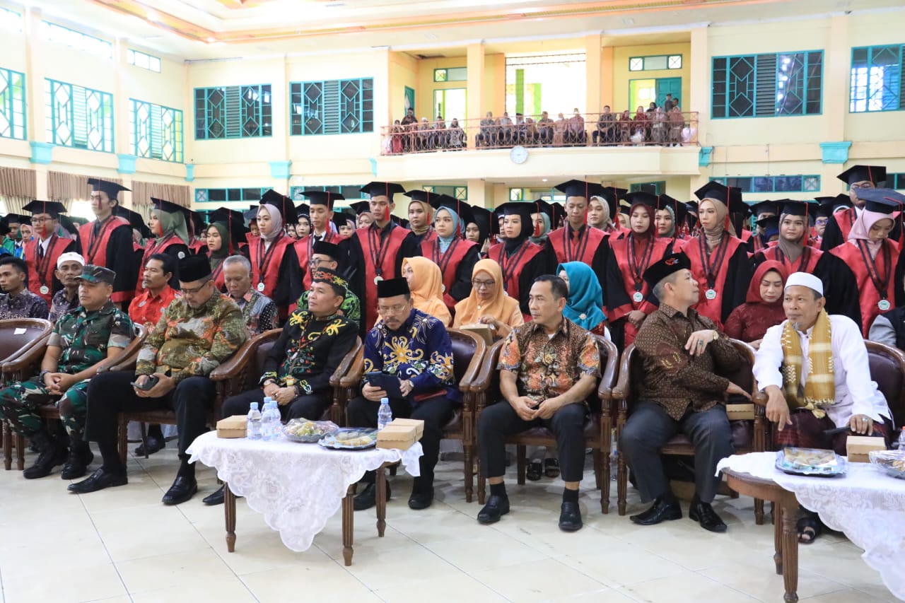 Sekda Prov. Kalteng Hadiri Wisuda Sarjana ke-35 dan Magister ke-12 IAIN Palangka Raya