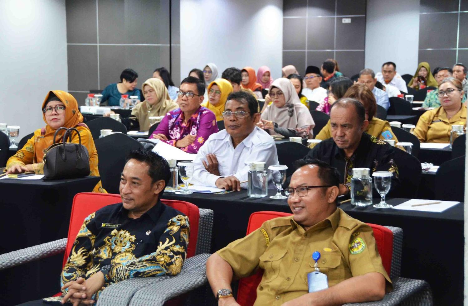 Kepala Dinkes Prov. Kalteng Suyuti Syamsul Buka Pertemuan Evaluasi Lintas Sektor Kesehatan Ibu dan Anak dan Masalah Gizi