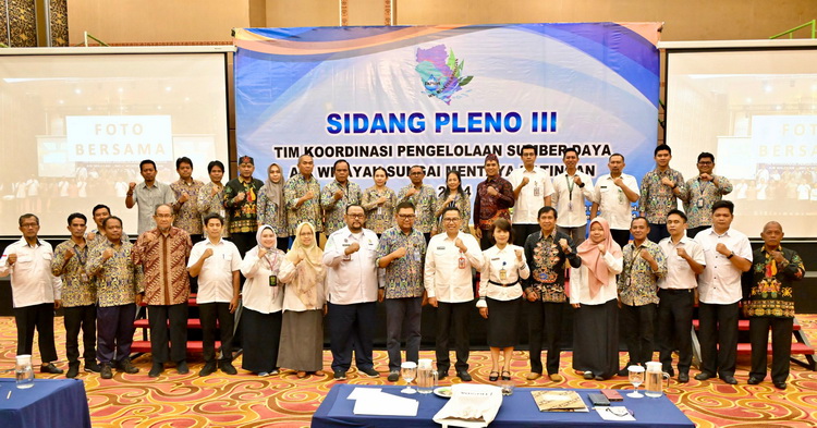 Kepala Bappedalitbang Prov. Kalteng Leonard S. Ampung Buka Sidang Pleno III TKPSDA Wilayah Sungai Mentaya-Katingan