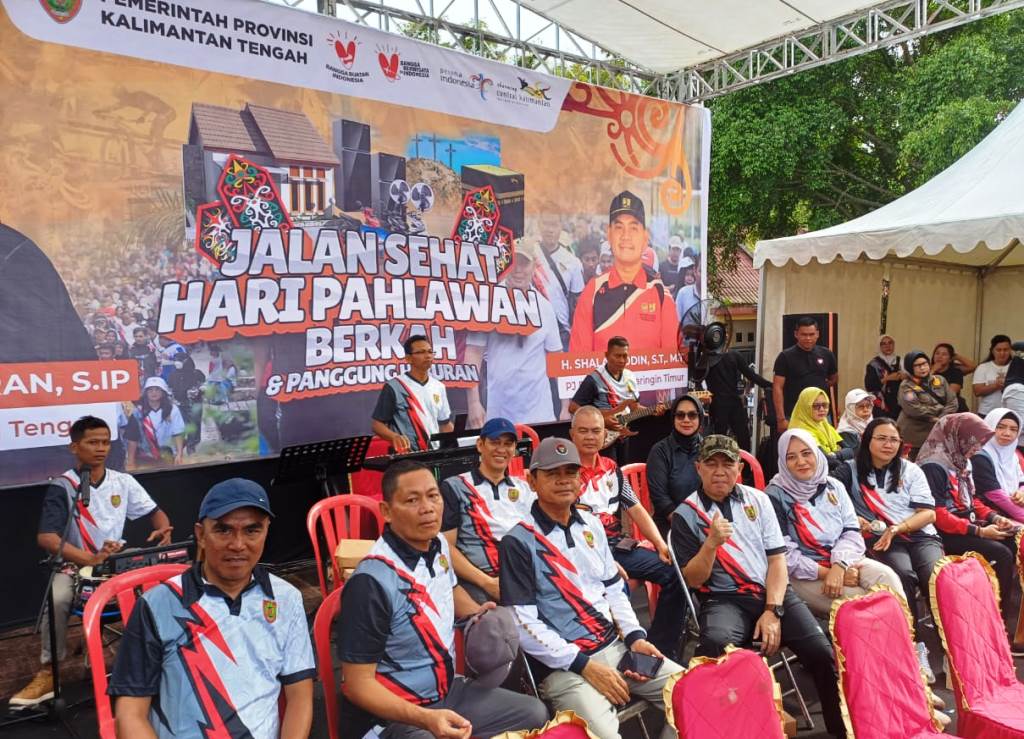 Plh. Kadispursip Kalteng Arthur Mukkun Ikuti Rangkaian Acara Jalan Sehat Hari Pahlawan Berkah